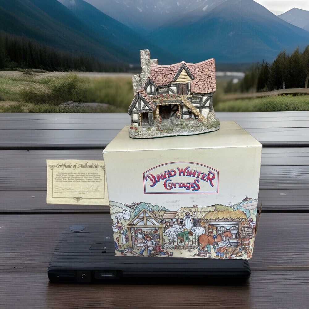 David Winter Cottages The Bothy 1983 Box‎ w COA